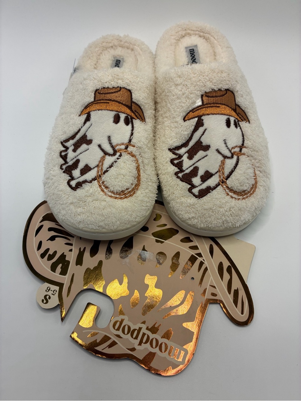 Adults Memory Foam Cream Plush Slippers with Cowboy Ghost Embroidery - S 5-6 NWT